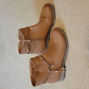 Size  8.5 or 39 Ladies Khaki-Kay-01 Reneeze Leather Boots